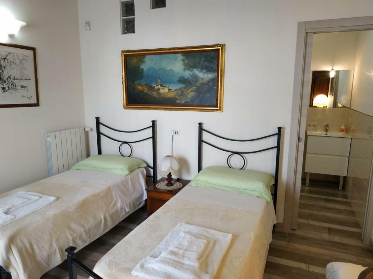 B&B Tra I Mari Del Salento 레체 외부 사진
