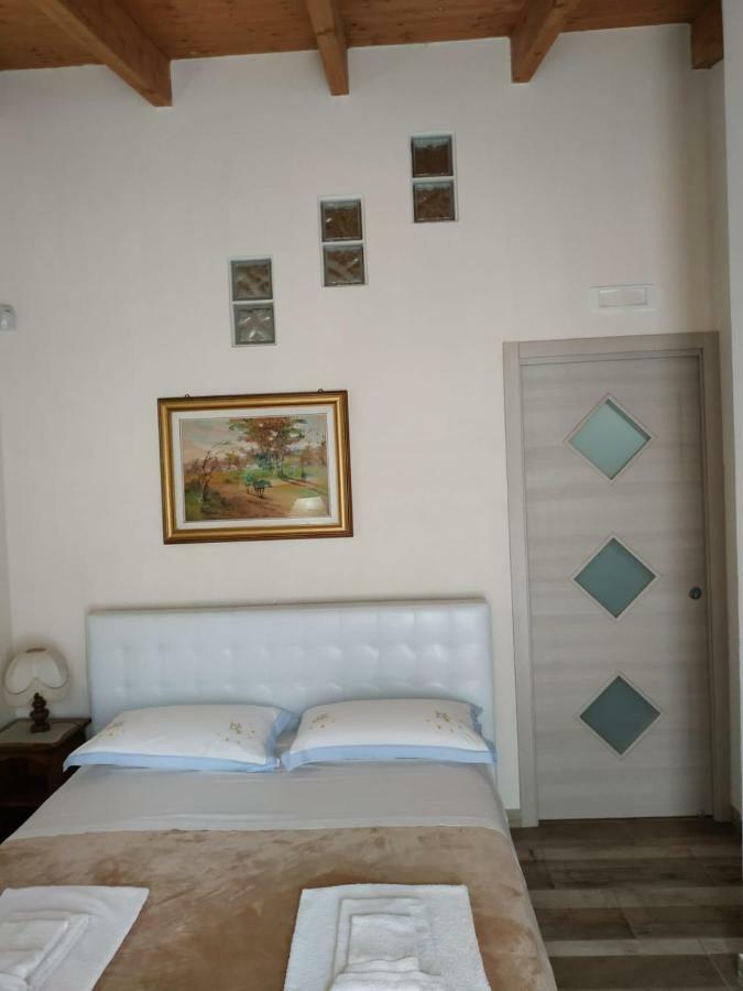B&B Tra I Mari Del Salento 레체 외부 사진